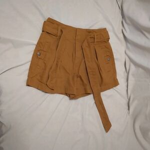 brown pleated shorts